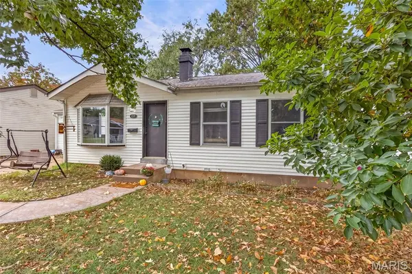 12139 Belaire PL, Maryland Heights, MO 63043