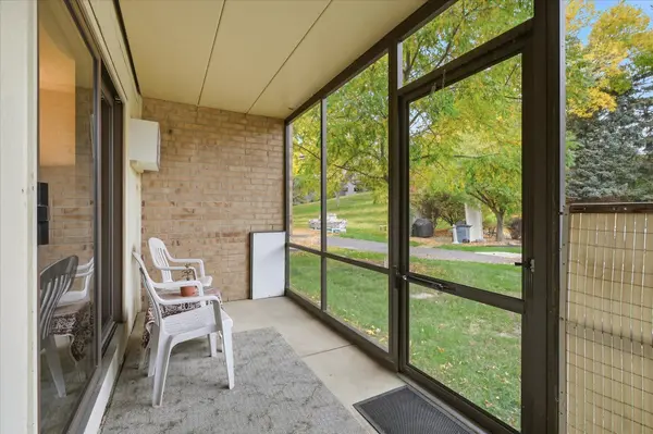 11160 Anderson Lakes Pkwy #101, Eden Prairie, MN 55344