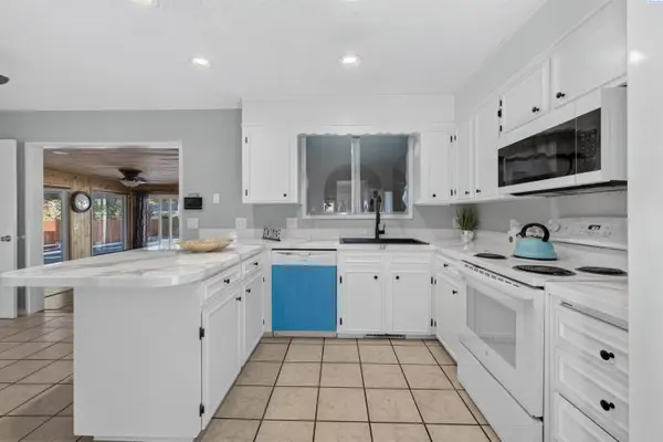 512 Road 35, Pasco, WA 99301
