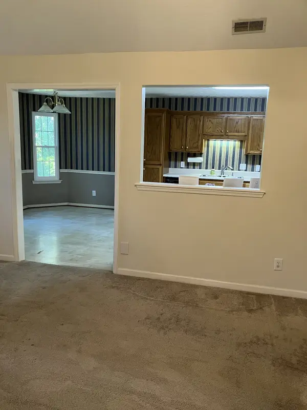 220 Rollingwood Ct, La Vergne, TN 37086