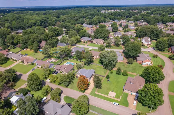 128 Glenwood Dr, Jackson, TN 38305