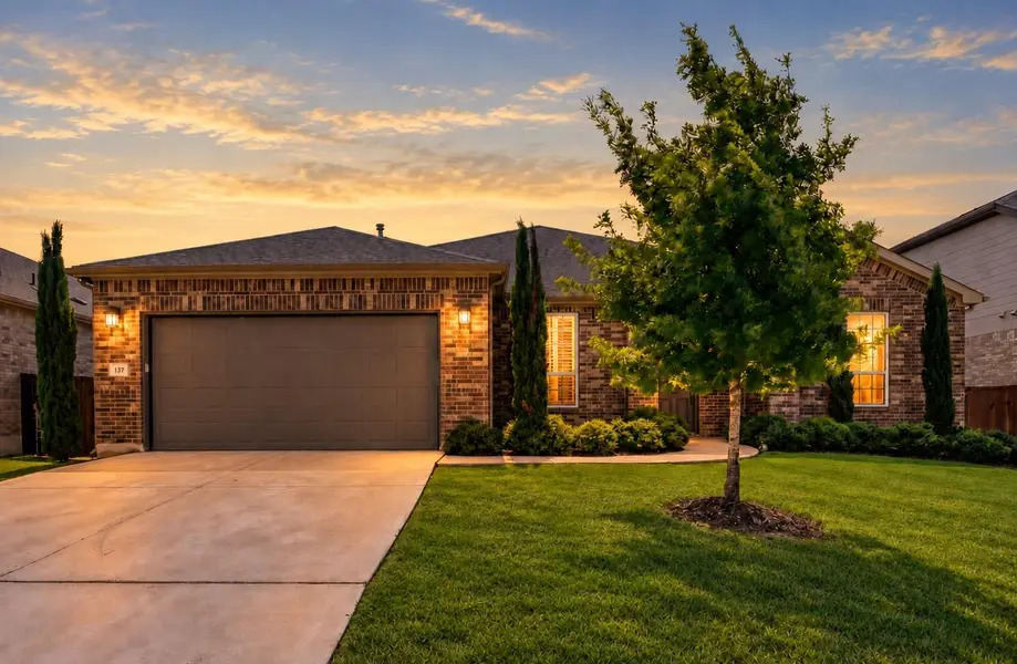 137 Climbing Rock LOOP, Dripping Springs, TX 78620