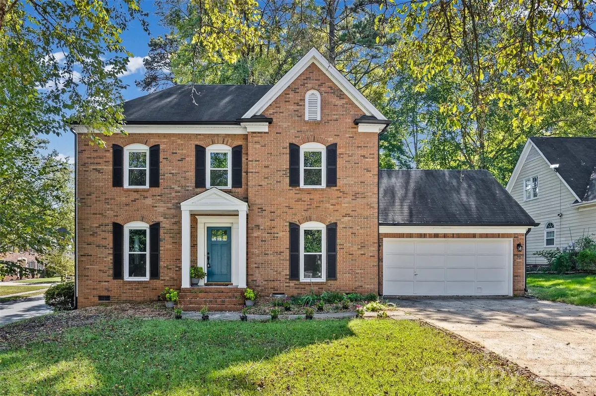 612 Grays Creek LN, Charlotte, NC 28214