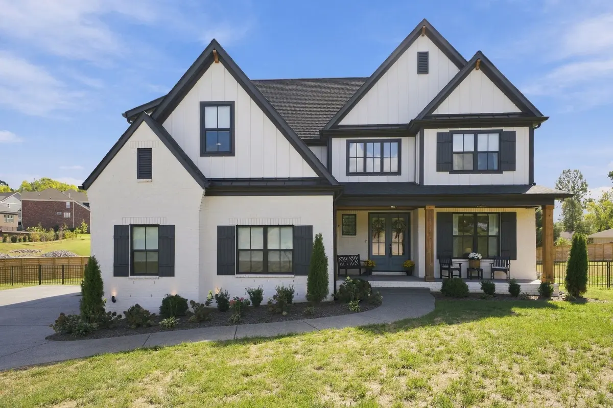 743 Hamilton Dr, Gallatin, TN 37066