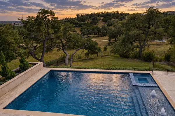 8132 Magnolia Ridge CV, Austin, TX 78738
