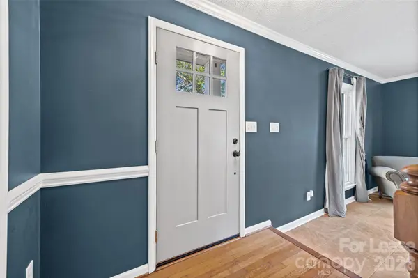 612 Grays Creek LN, Charlotte, NC 28214