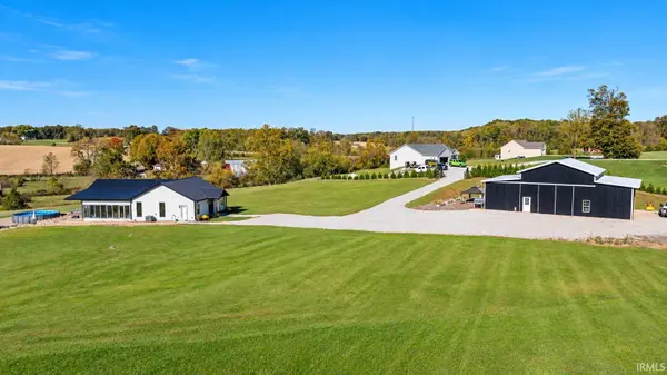 111 Creek Side DR, Heltonville, IN 47436