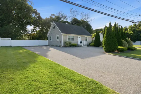 155 Mark Tree RD, Centereach, NY 11720