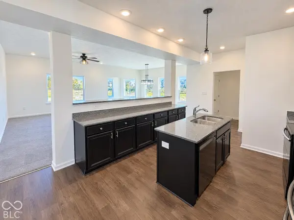 9831 Mystic Sun CT, Fishers, IN 46040