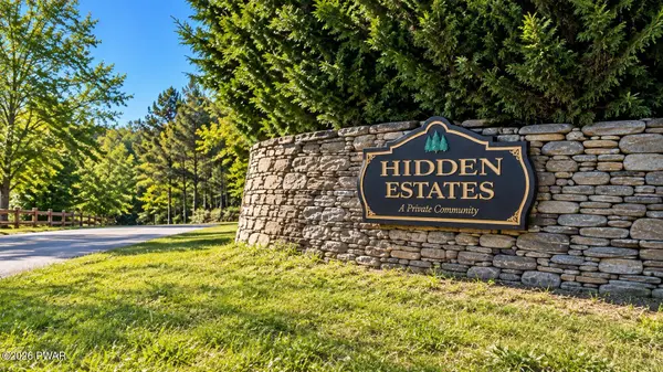 10 Vallone WAY, Hawley, PA 18428