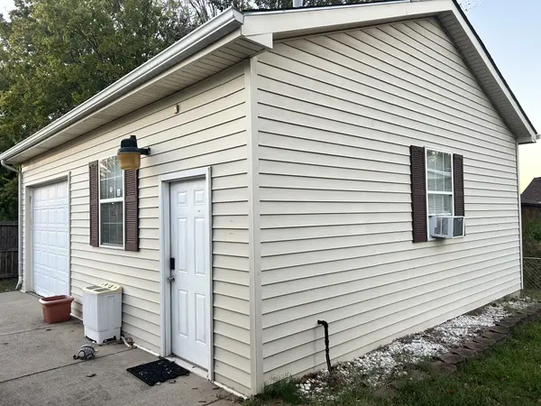 1182 Woodbridge Dr, Clarksville, TN 37042