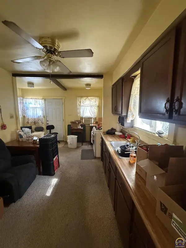 824 E Highland AVE, Topeka, KS 66607