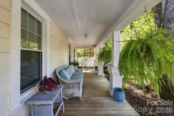 404 Montreat RD, Black Mountain, NC 28711