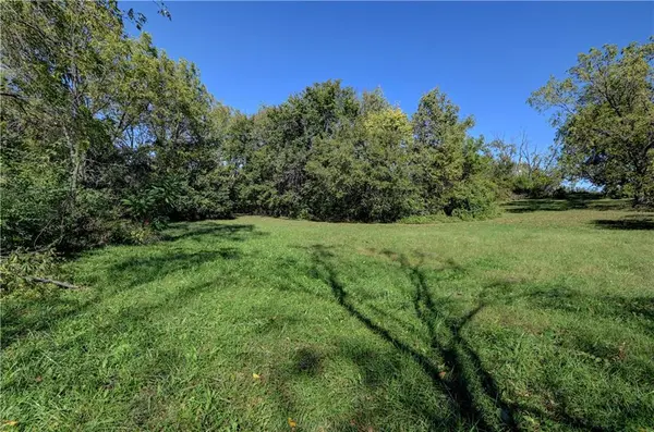 N Main ST, Kansas City, MO 64118