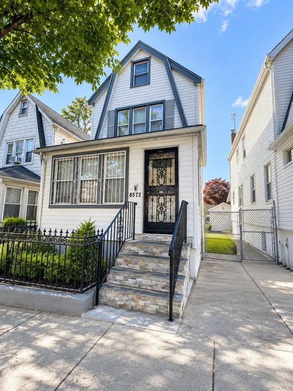 8572 144th ST, Jamaica, NY 11435