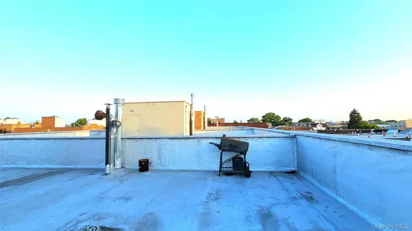4208 161st ST, Flushing, NY 11358