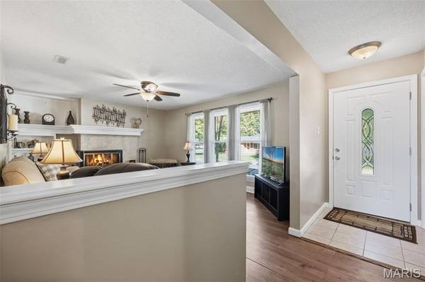 35 Connie DR, St Charles, MO 63301