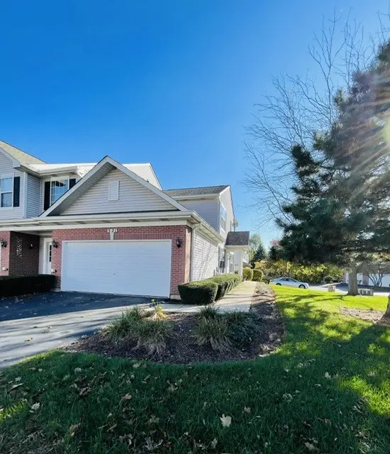 521 N Red Deer RD #521, Round Lake, IL 60073