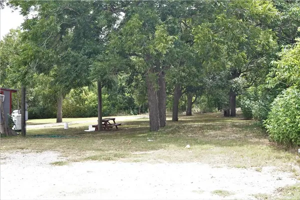 310 W Highway 290 HWY W #A & D, Elgin, TX 78621