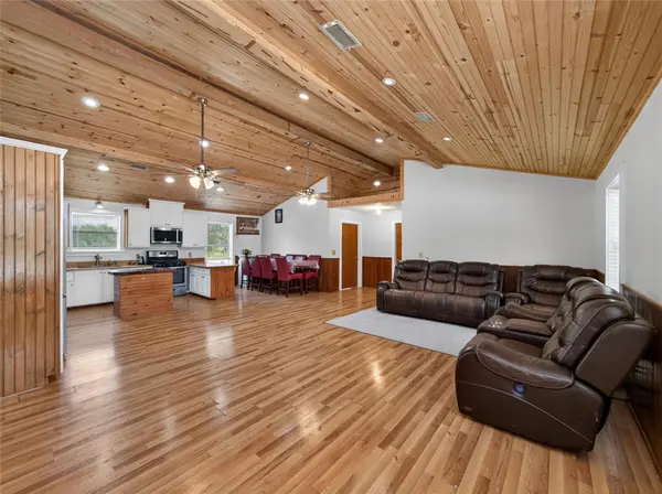 1301 Co Rd 228, Florence, TX 76527