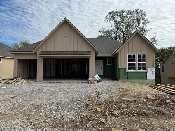 12201 S Emerald ST, Olathe, KS 66061