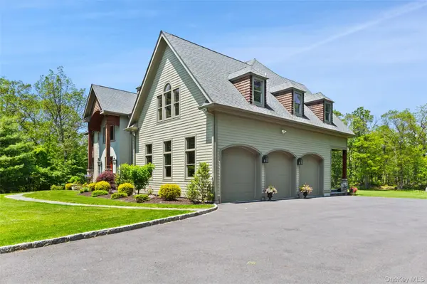 23 Hillcrest DR, Mahopac, NY 10541