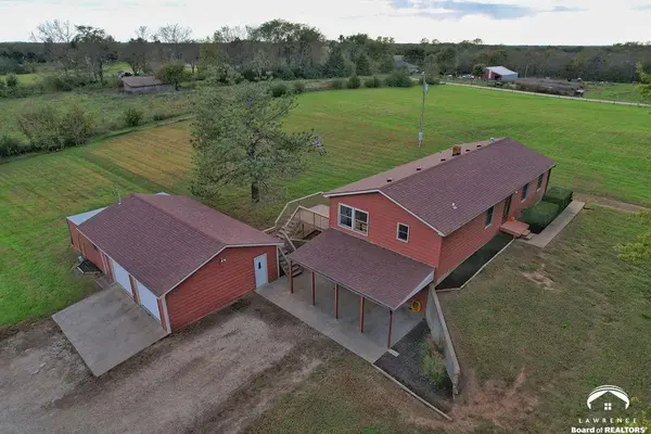 10879 90th ST, Oskaloosa, KS 66066