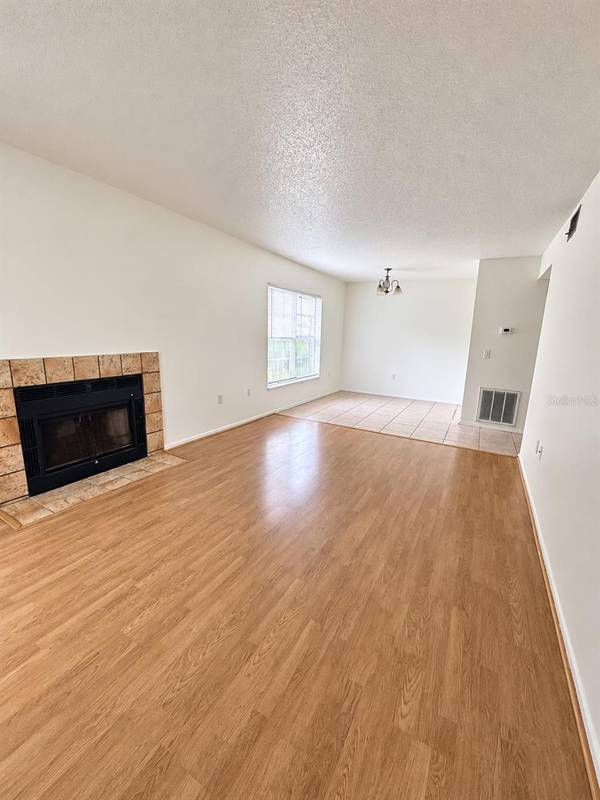 14417 HANGING MOSS CIR #102, Tampa, FL 33613