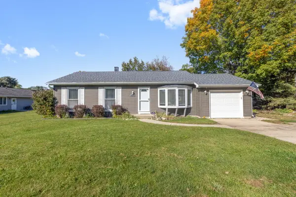 2412 W Fairview LN, Mchenry, IL 60051