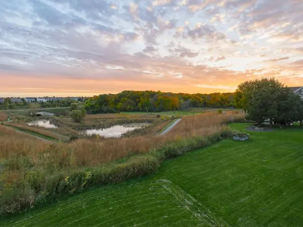 1511 Pembroke PASS, Chanhassen, MN 55317