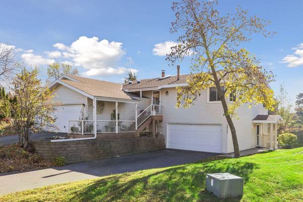 8020 Timber Lake DR, Eden Prairie, MN 55347