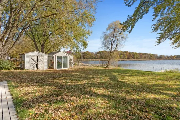 245 Alder RD, South Haven, MN 55382