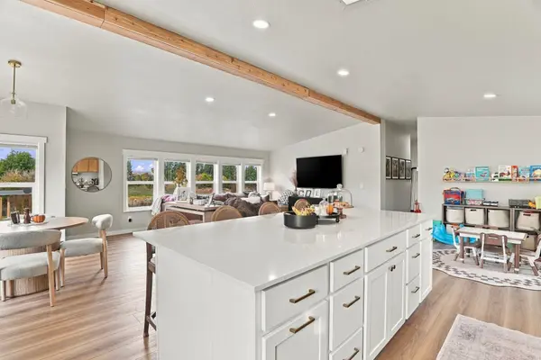 5519 S Chapman Rd, Greenacres, WA 99016