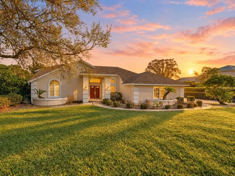 5321 GREENS DR, Lady Lake, FL 32159