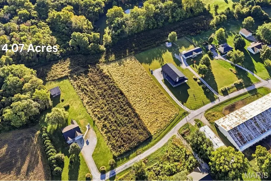 8754 Le Pere School RD, Millstadt, IL 62260