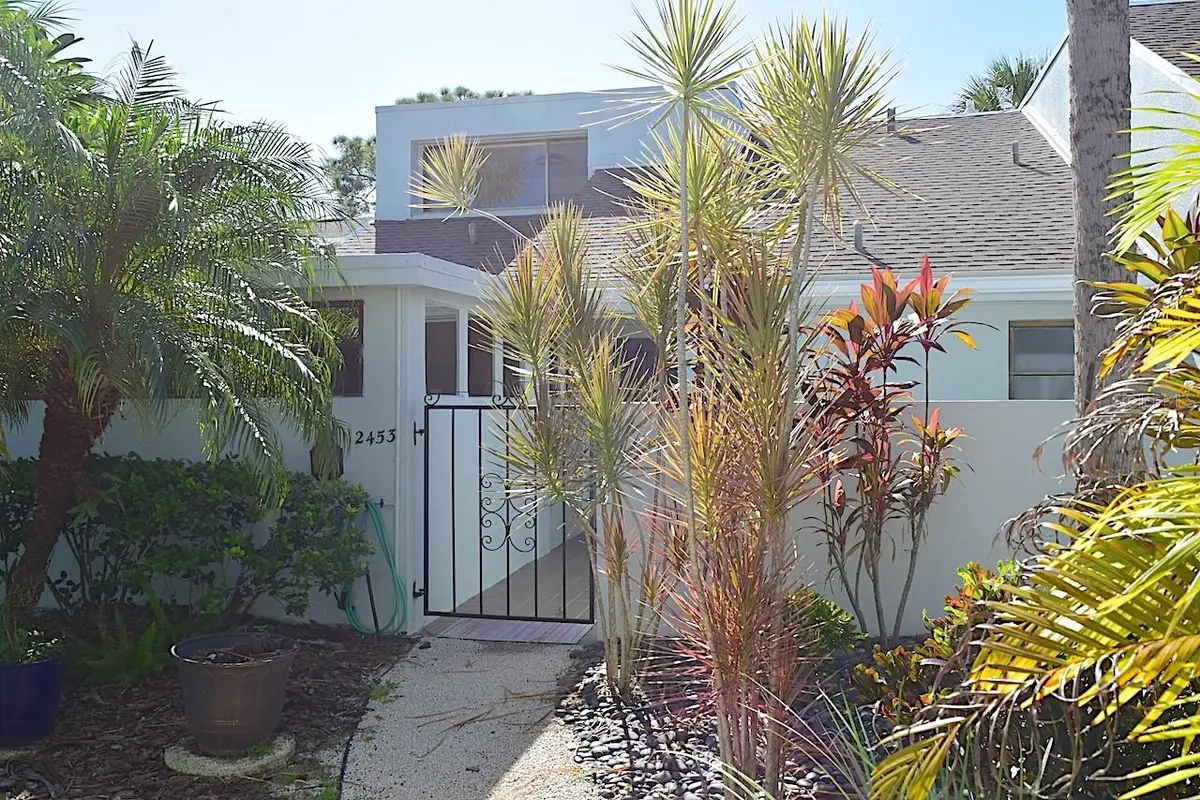2453 CRISPIN CT #F4, Sarasota, FL 34235