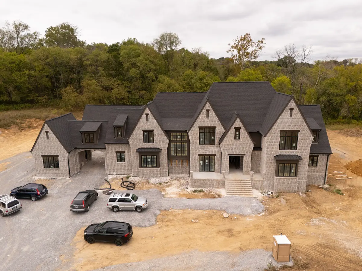 7019 Belcastle Lane, College Grove, TN 37046