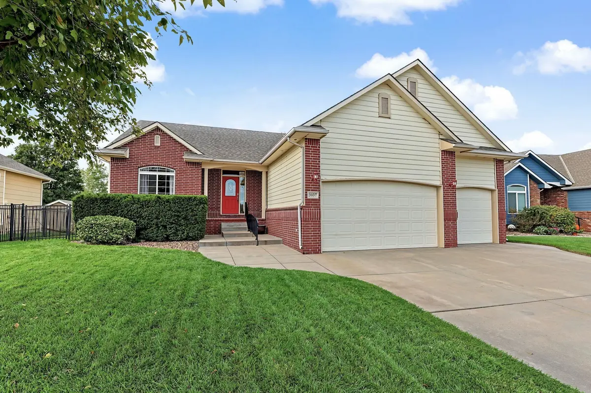 3037 N Triple Creek Dr, Derby, KS 67037