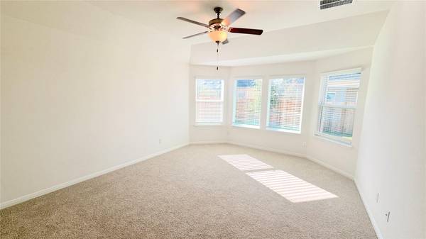 368 Callahan LOOP, Buda, TX 78610