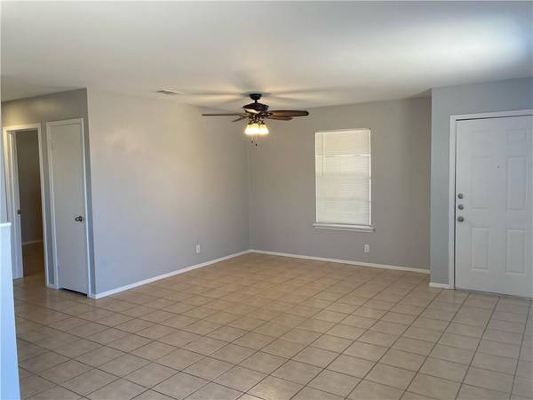 3405 Dolphin DR #B, Austin, TX 78704