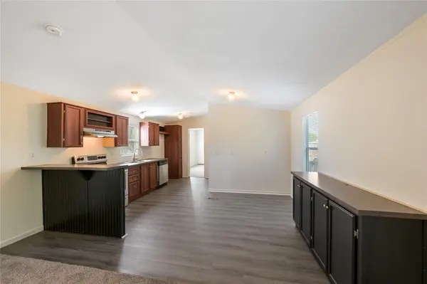 124 Shawn LN, Seguin, TX 78155