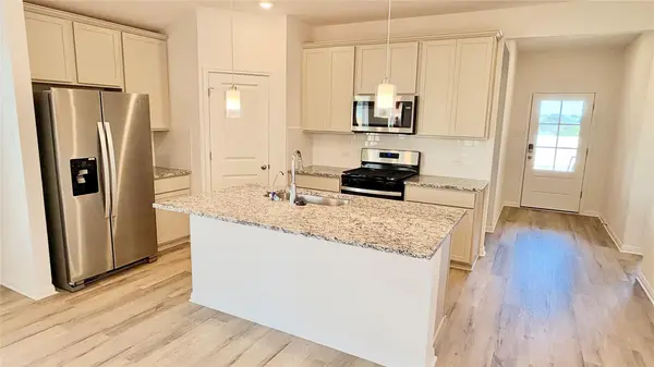 687 Clarissa ST, Buda, TX 78610