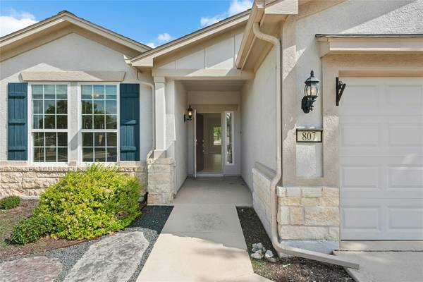 807 Independence Creek LN, Georgetown, TX 78633