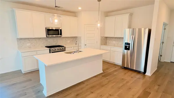 358 Callahan LOOP, Buda, TX 78610