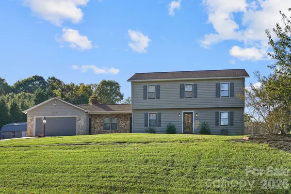 5976 Gold Creek Estate DR, Hickory, NC 28601