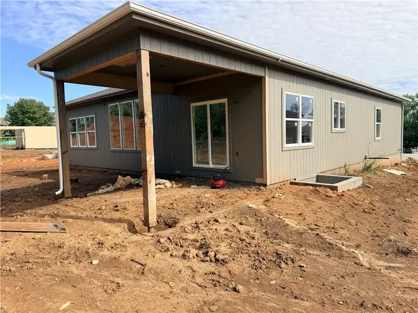 12192 Emerald ST, Olathe, KS 66061