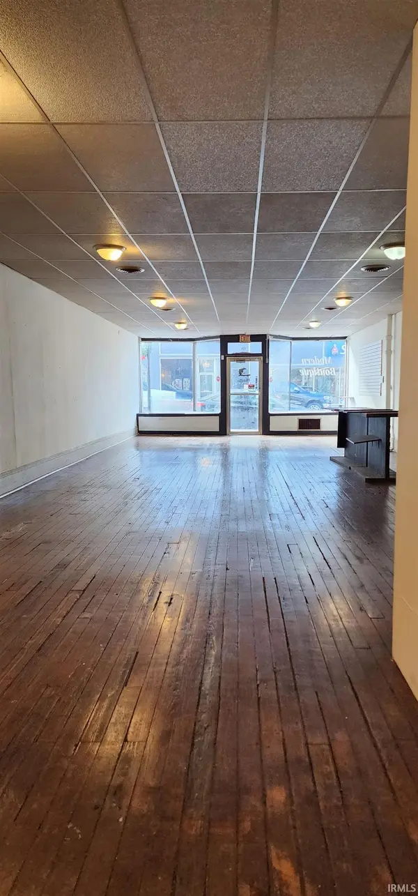 104 E Main ST, Washington, IN 47501