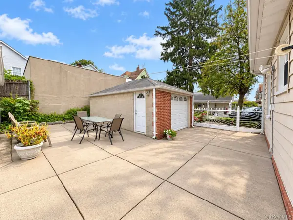 90-15 187th PL, Hollis, NY 11423