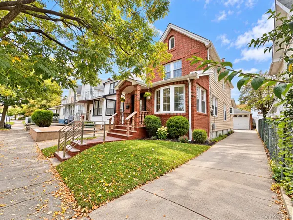 90-15 187th PL, Hollis, NY 11423