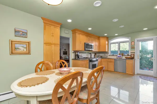 240 Greenway RD, Lido Beach, NY 11561